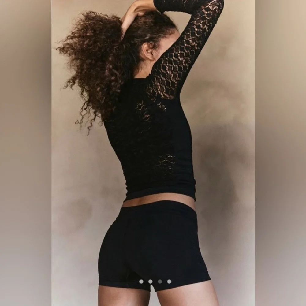Free People Diamond Lace mock neck top in black size m/l